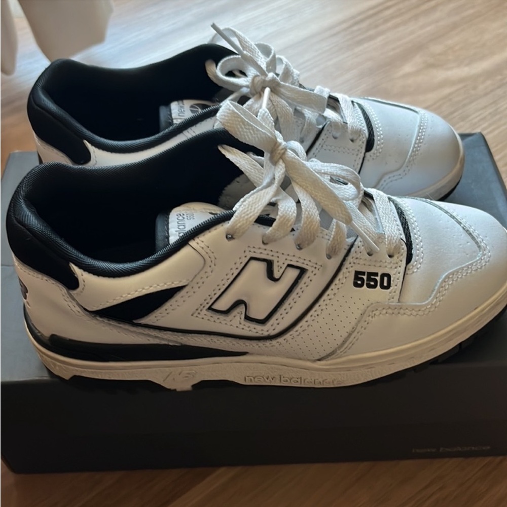 New Balance 550 - Picture 2 of 10